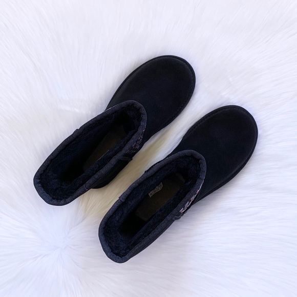 UGG Classic Short Stud II Black Boots - Picture 3 of 9